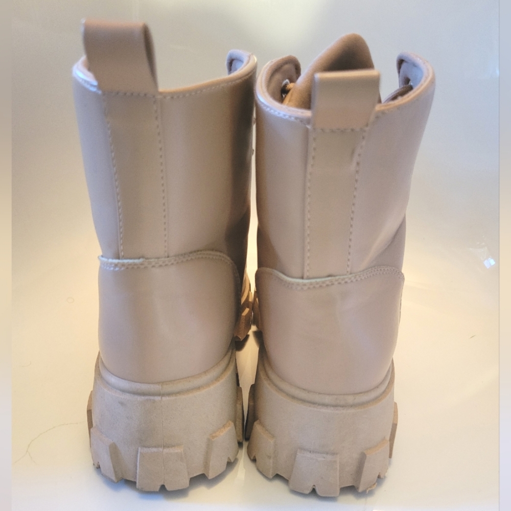 Blush/Soft Pink Women's Lace-Up Ankle Boots Sz. 8 - Picture 5 of 9